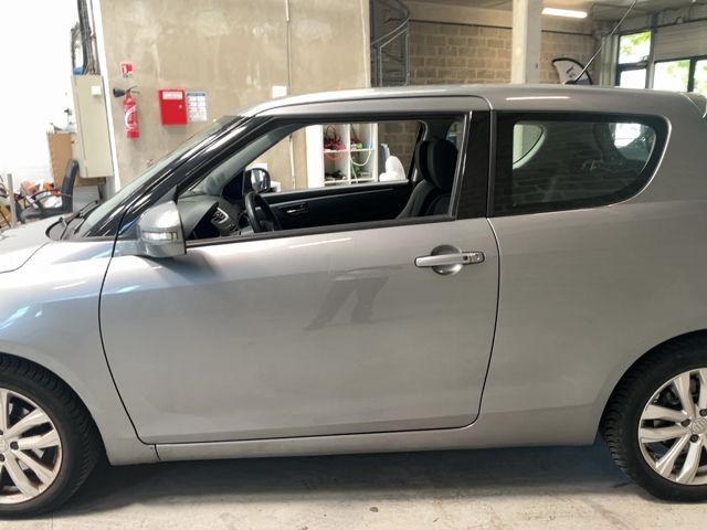 Suzuki Swift 1.2 GLX — zdjęcie 4