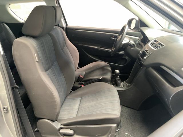 Suzuki Swift 1.2 GLX — zdjęcie 11