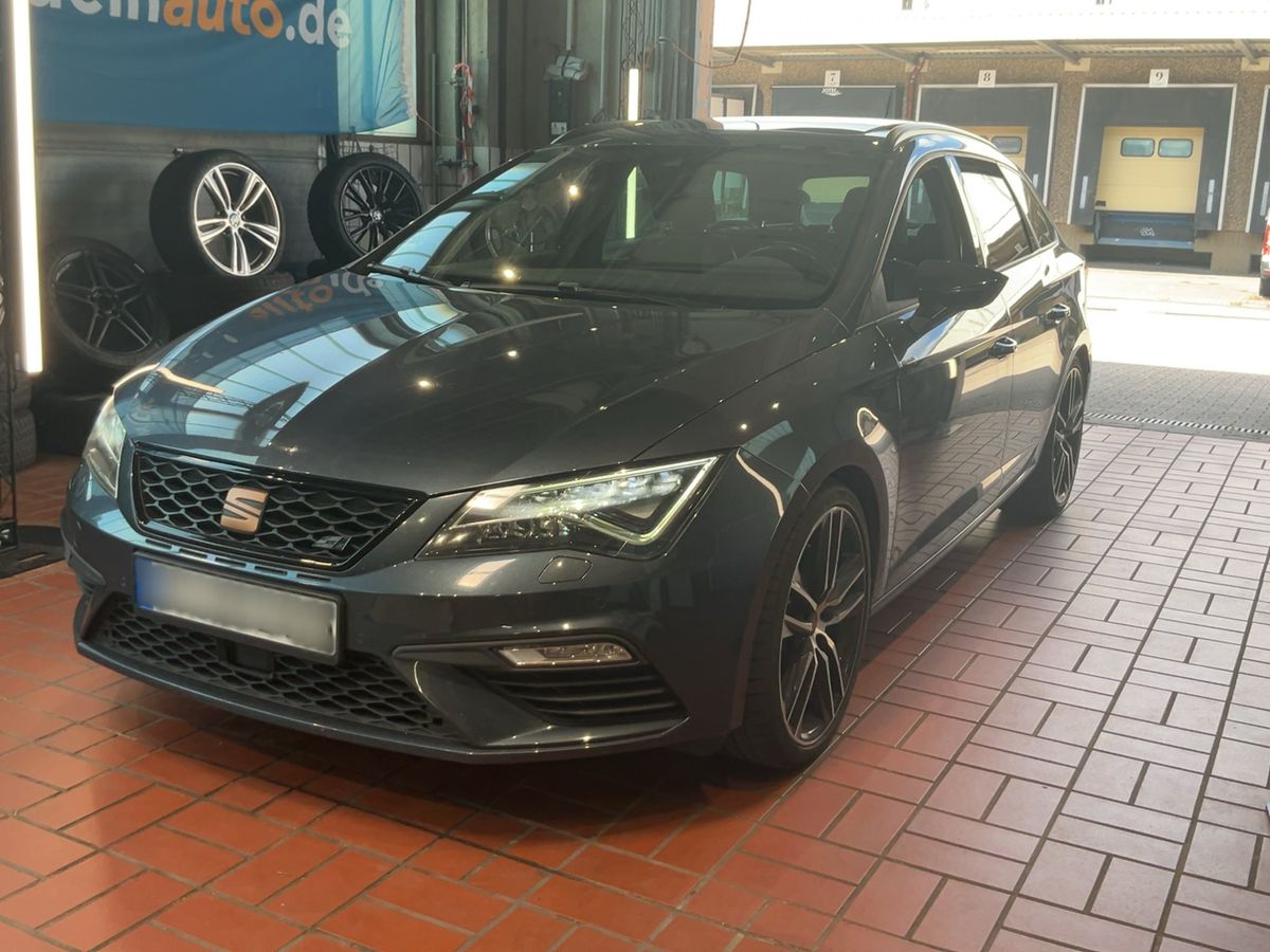 Seat Leon 2019 — photo 1