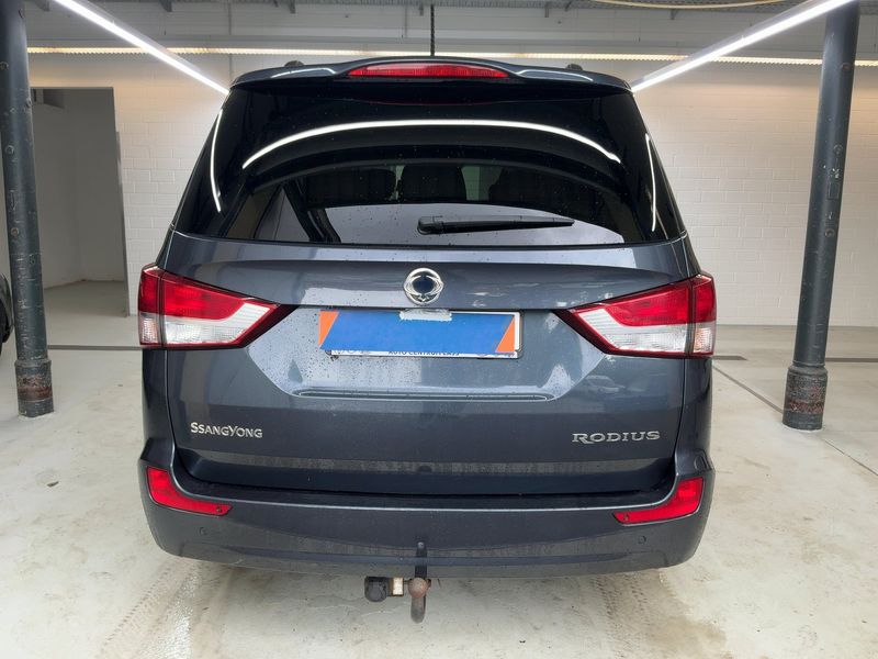 Ssangyong Rodius 2.2 TD Sapphire 4WD — zdjęcie 5