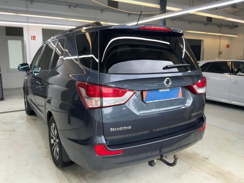 Ssangyong Rodius 2.2 TD Sapphire 4WD — zdjęcie 3