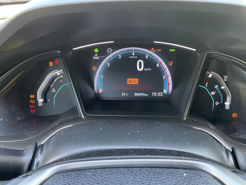 Honda Civic 1.0 VTEC Elegance — zdjęcie 13