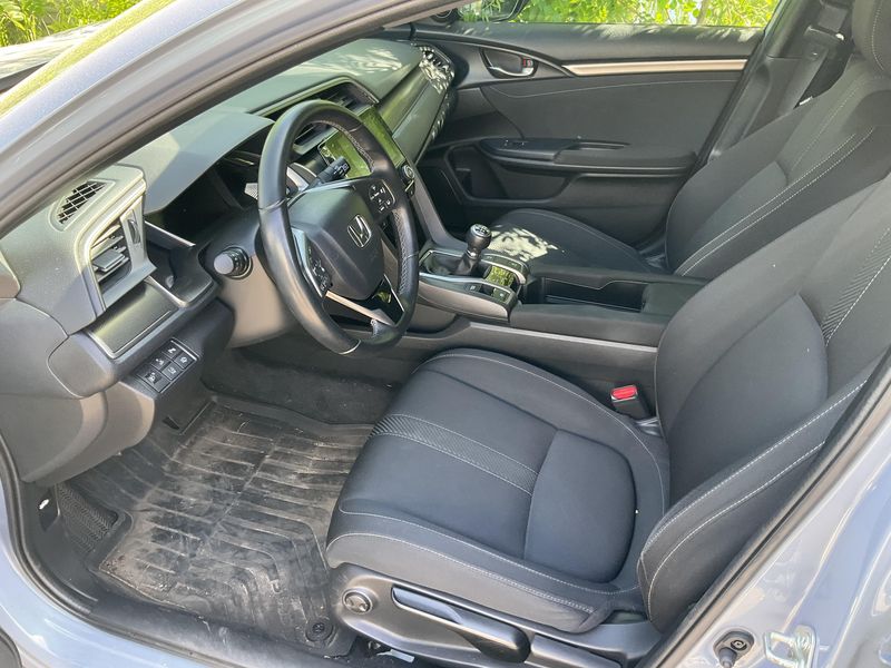Honda Civic 1.0 VTEC Elegance — zdjęcie 11