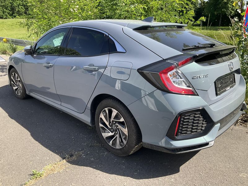 Honda Civic 1.0 VTEC Elegance — zdjęcie 3