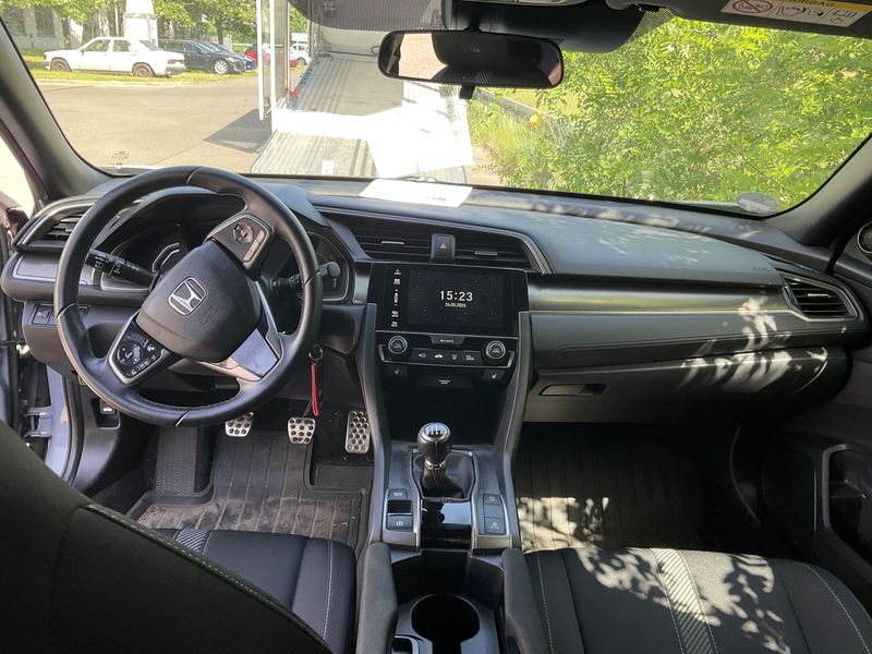 Honda Civic 1.0 VTEC Elegance — zdjęcie 12