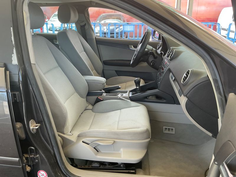 Audi A3 Sportback 1.9 TDI Attraction — zdjęcie 3