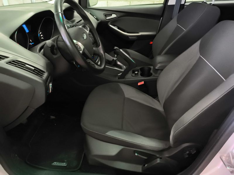 Ford Focus 1.6 TDCi Trend 2011 – снимка 14