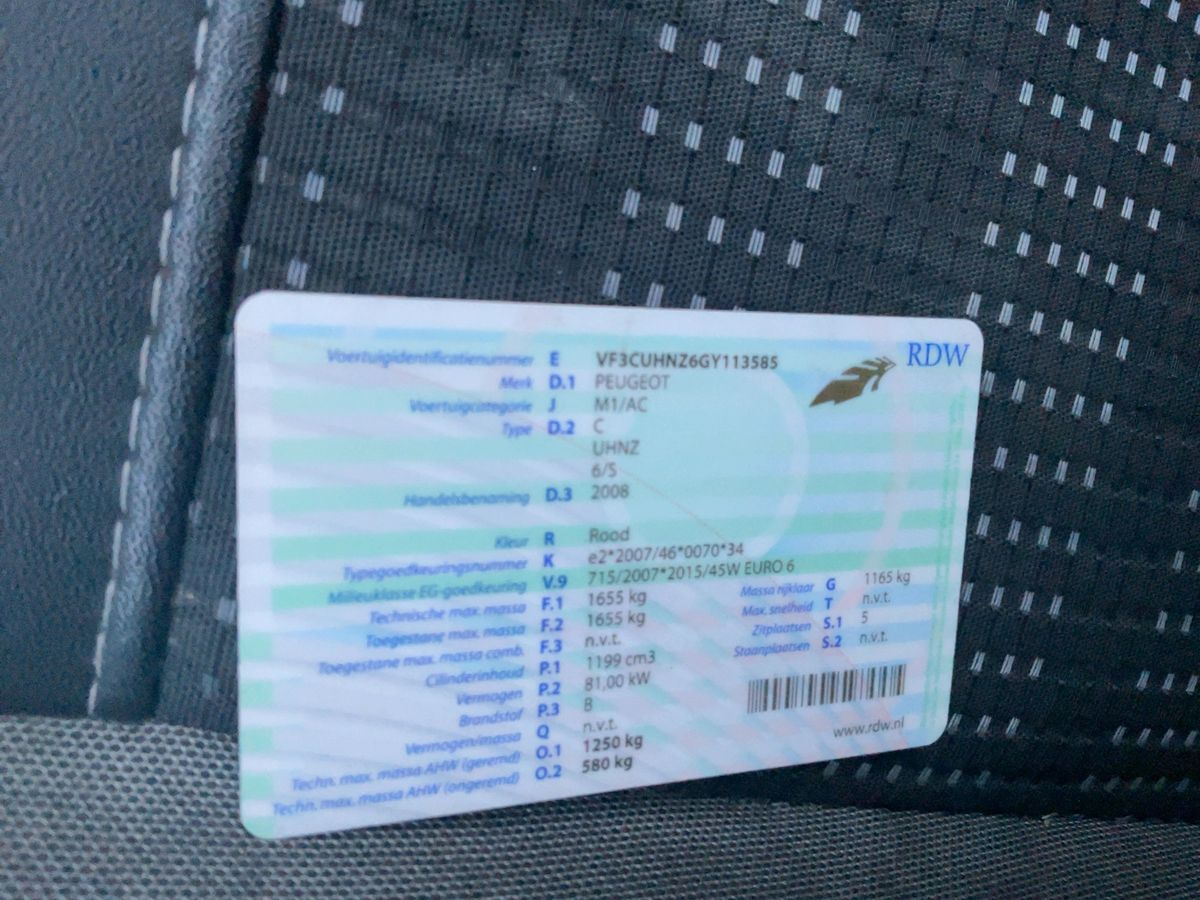 Peugeot 2008 1.2 PureTech Allure