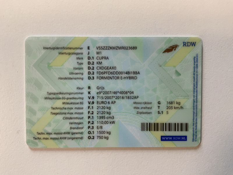 Cupra Formentor 1.4 e-HYBRID — zdjęcie 15