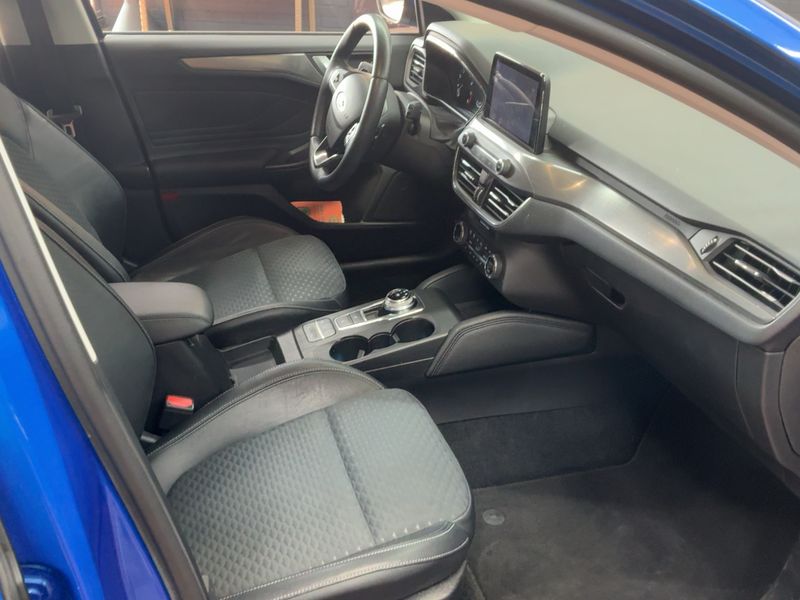 Ford Focus 1.5 EcoBoost Titanium — zdjęcie 11