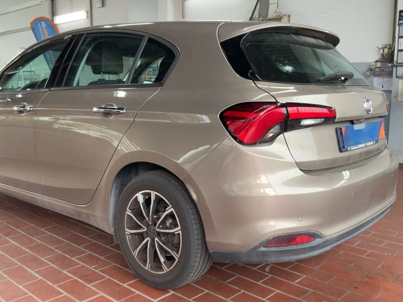 Fiat Tipo 1.6 JTDM Lounge — zdjęcie 3