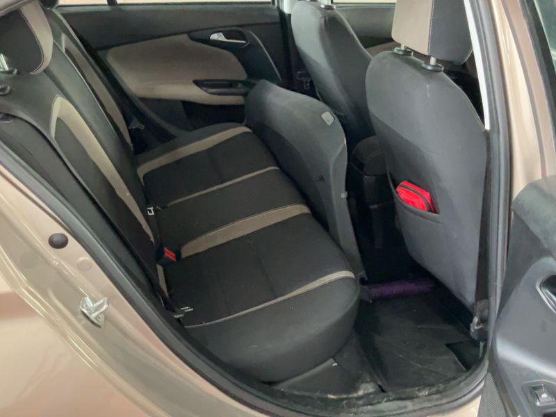 Fiat Tipo 1.6 JTDM Lounge — zdjęcie 14