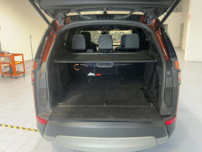 Land Rover Discovery 5 3.0 SDV6 Landmark Edition — zdjęcie 10