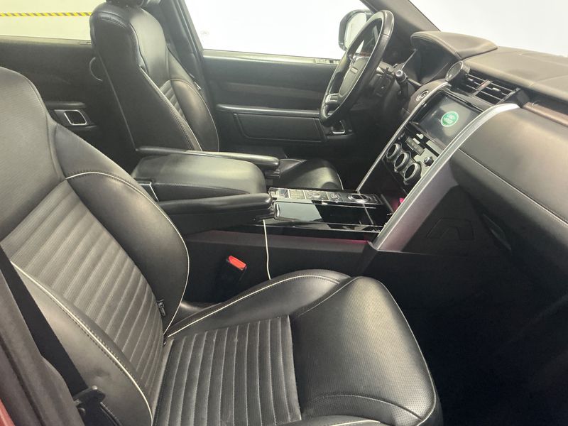 Land Rover Discovery 5 3.0 SDV6 Landmark Edition — zdjęcie 11