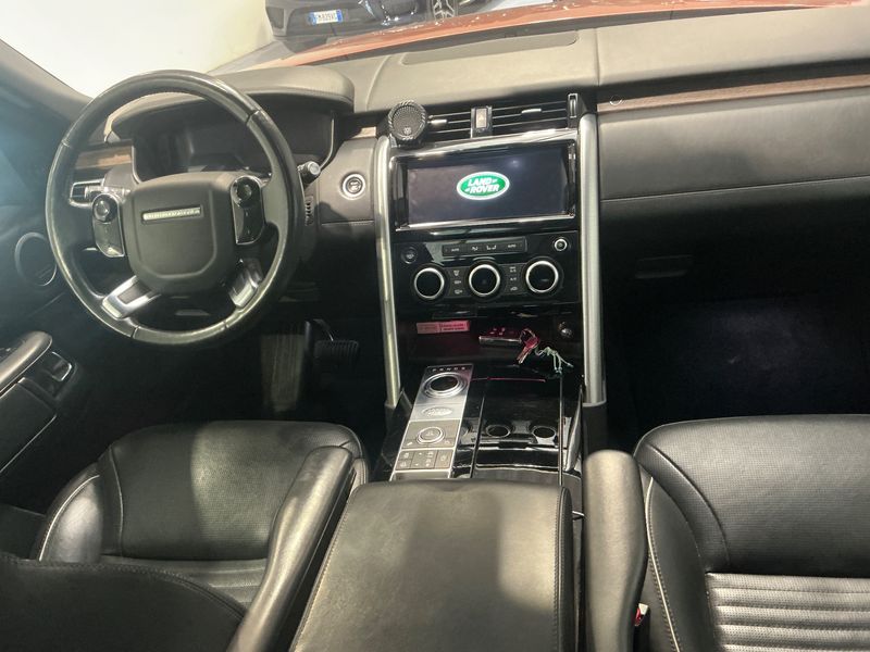 Land Rover Discovery 5 3.0 SDV6 Landmark Edition — zdjęcie 12