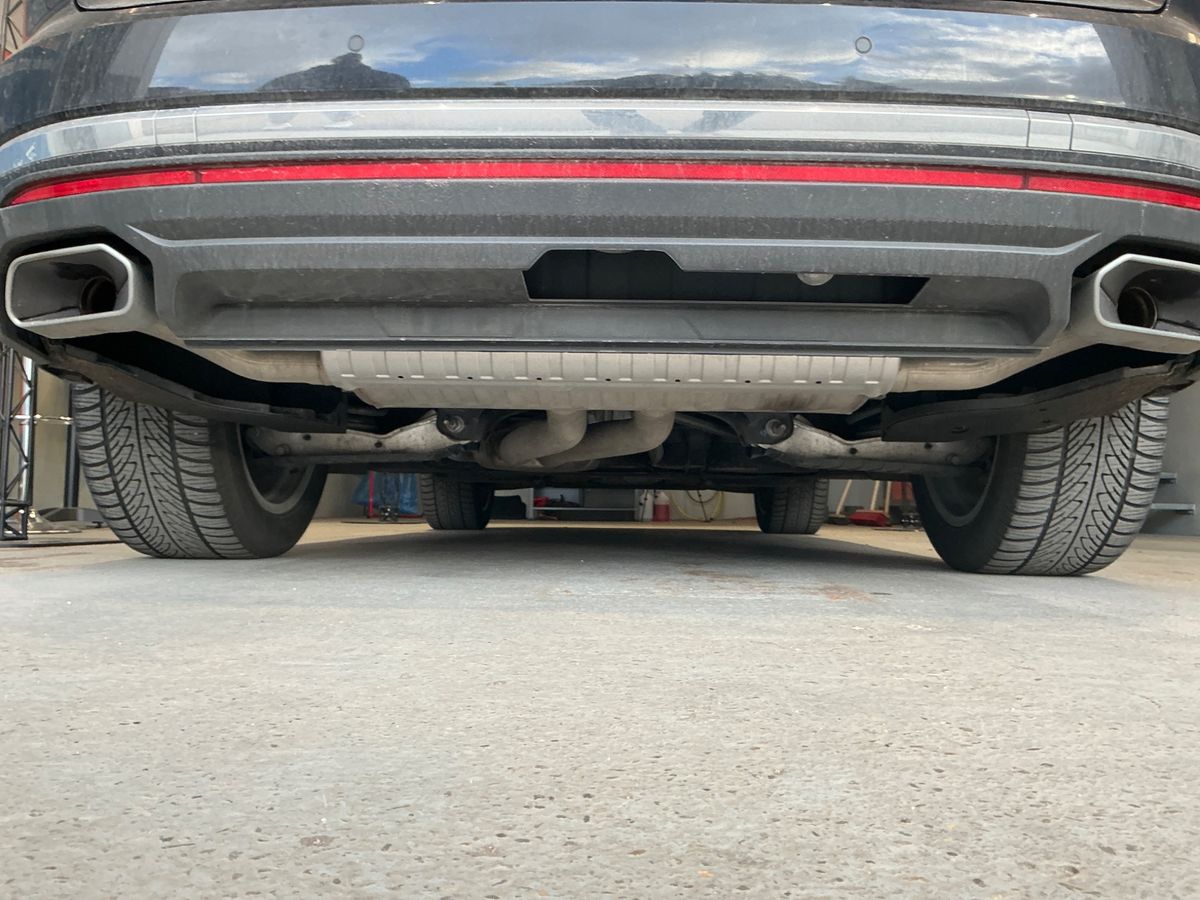 Volkswagen Touareg 2022 — photo 26