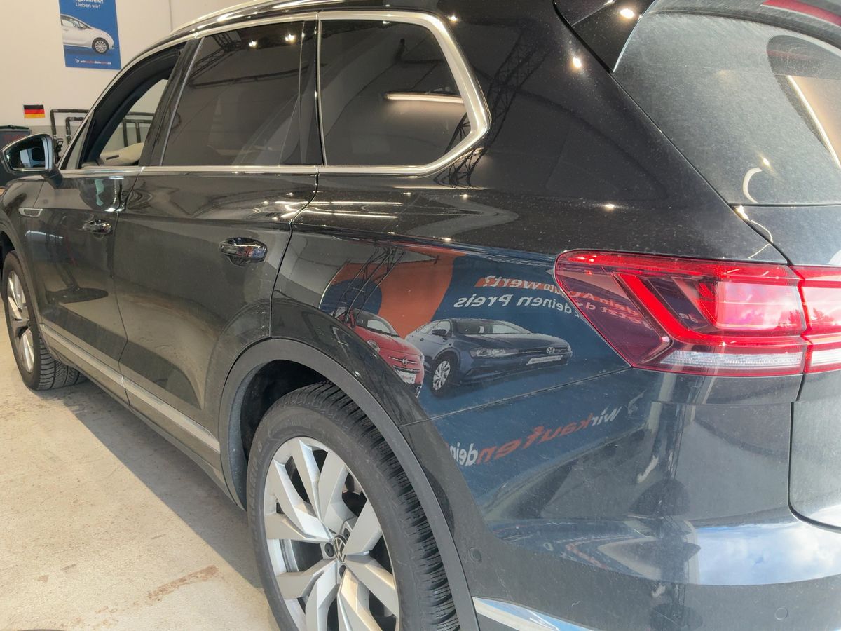 Volkswagen Touareg 2022 — photo 7