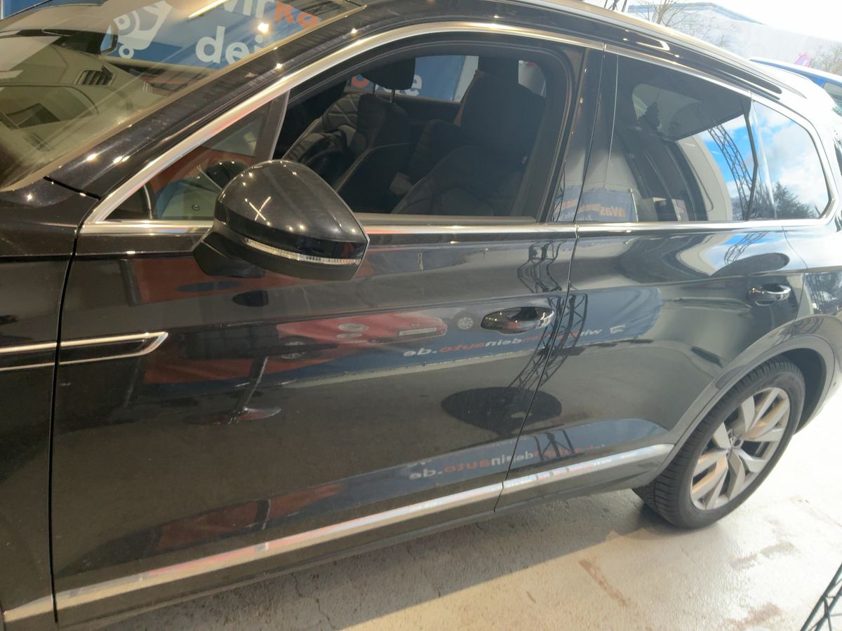 Volkswagen Touareg 2022 — photo 5