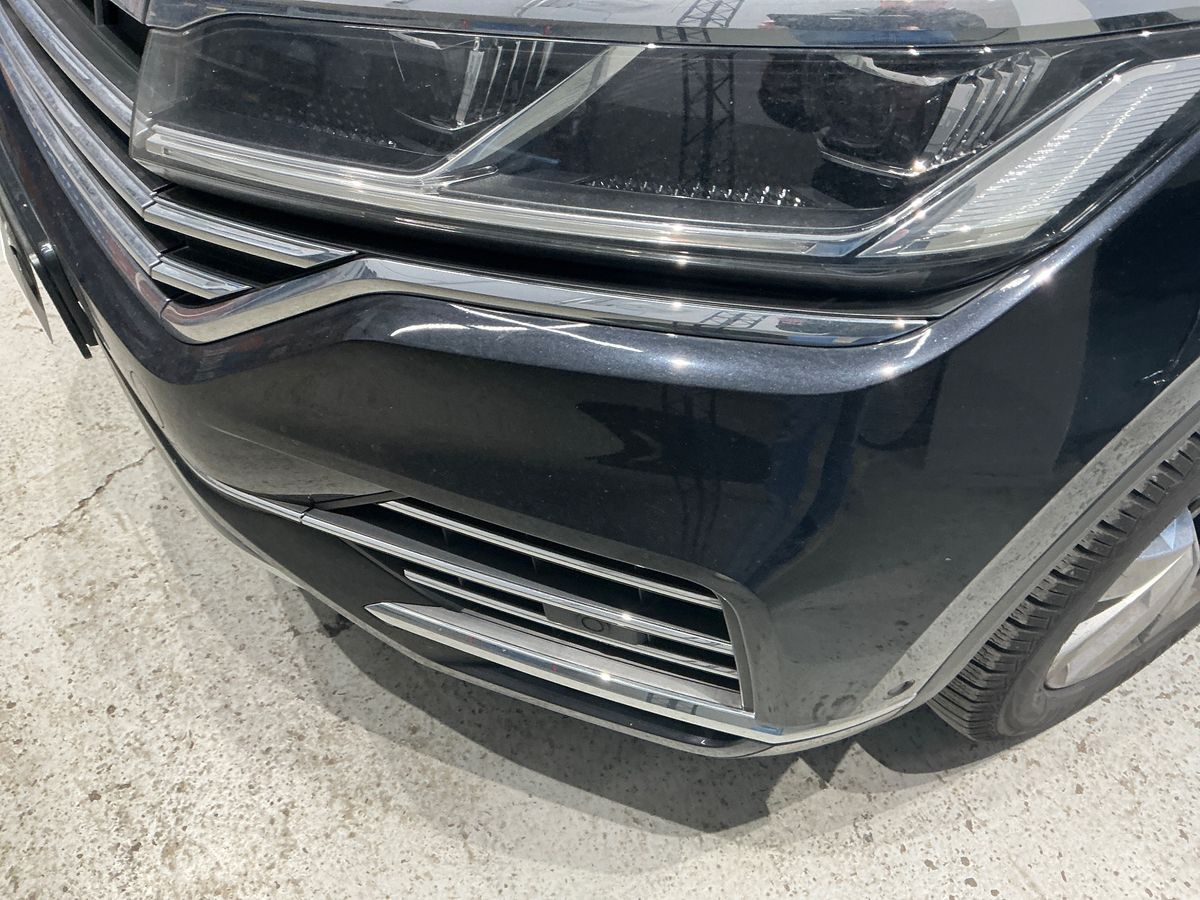 Volkswagen Touareg 2022 — photo 33