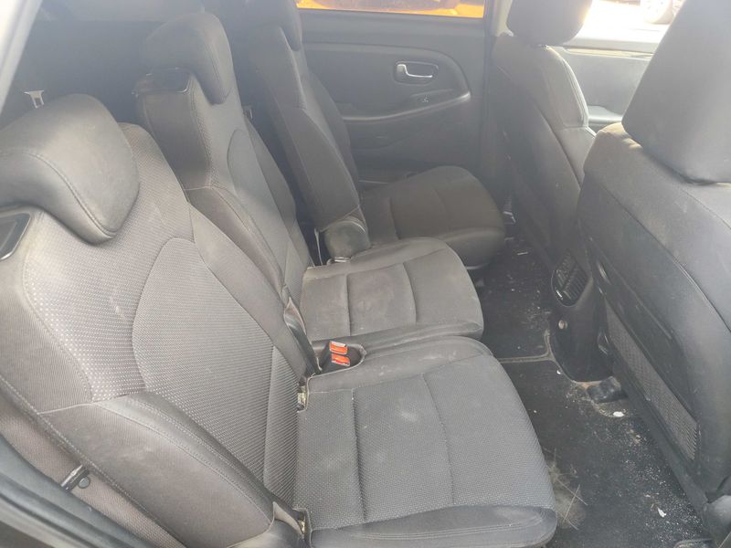 Kia Carens 1.7 CRDi Drive — zdjęcie 13