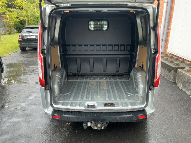 Ford Transit 2.0 TDCi 310 L1 Tourneo Titanium — zdjęcie 10