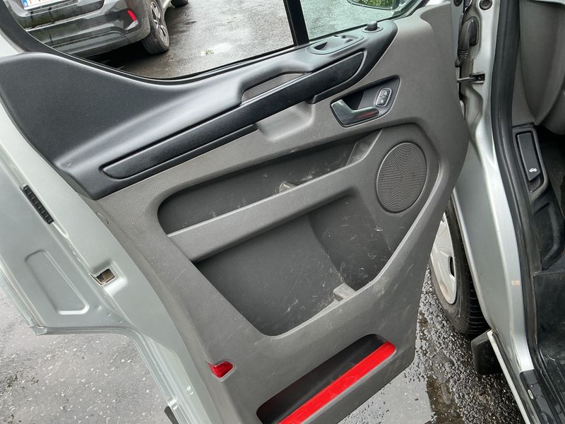 Ford Transit 2.0 TDCi 310 L1 Tourneo Titanium 2021 – снимка 29