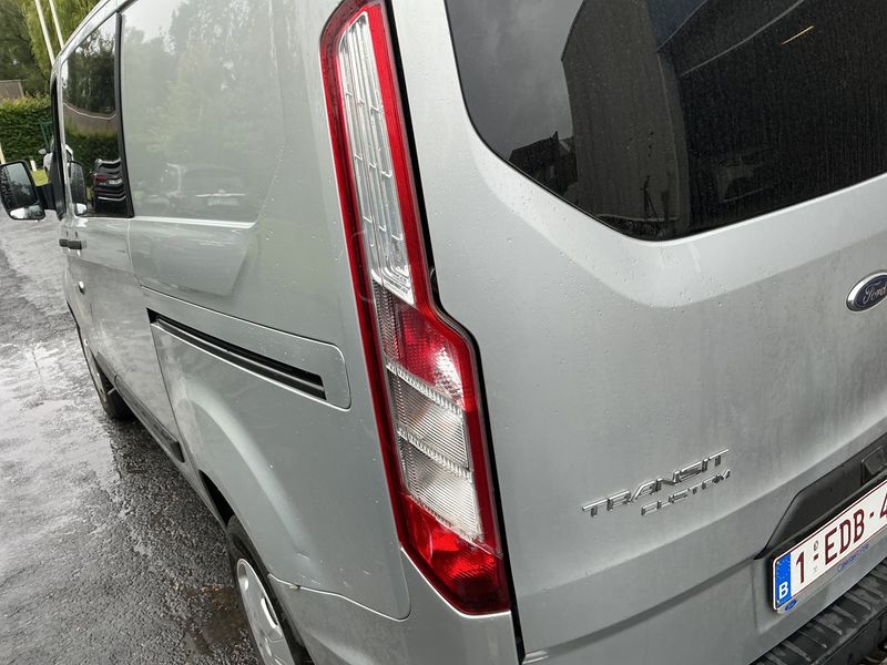 Ford Transit 2.0 TDCi 310 L1 Tourneo Titanium 2021 – снимка 34