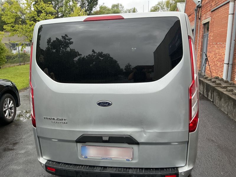 Ford Transit 2.0 TDCi 310 L1 Tourneo Titanium 2021 – снимка 32
