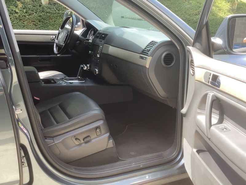 Volkswagen Touareg 3.0 V6 TDI Carat Edition — zdjęcie 11