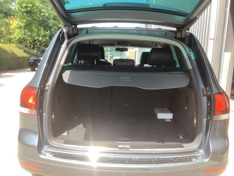 Volkswagen Touareg 3.0 V6 TDI Carat Edition — zdjęcie 10