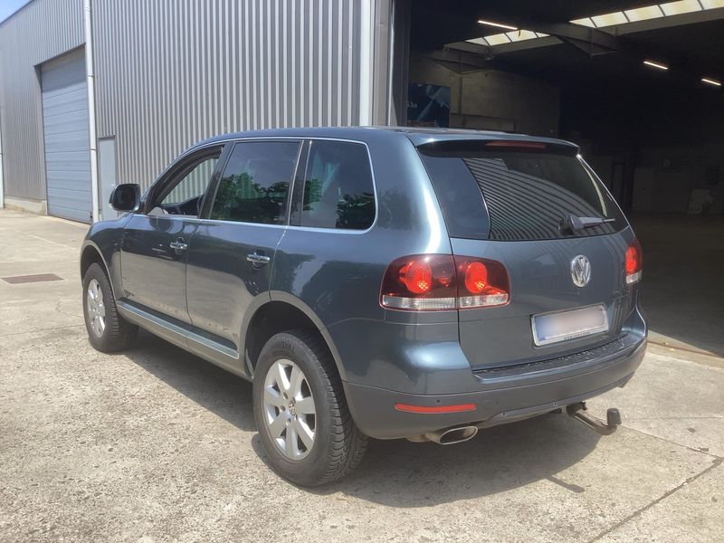 Volkswagen Touareg 3.0 V6 TDI Carat Edition — zdjęcie 3