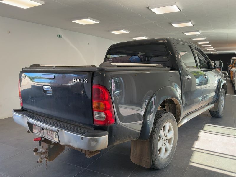 Toyota Hilux 3.0 Turbodiesel Double Cab Executive 4x4 — zdjęcie 6