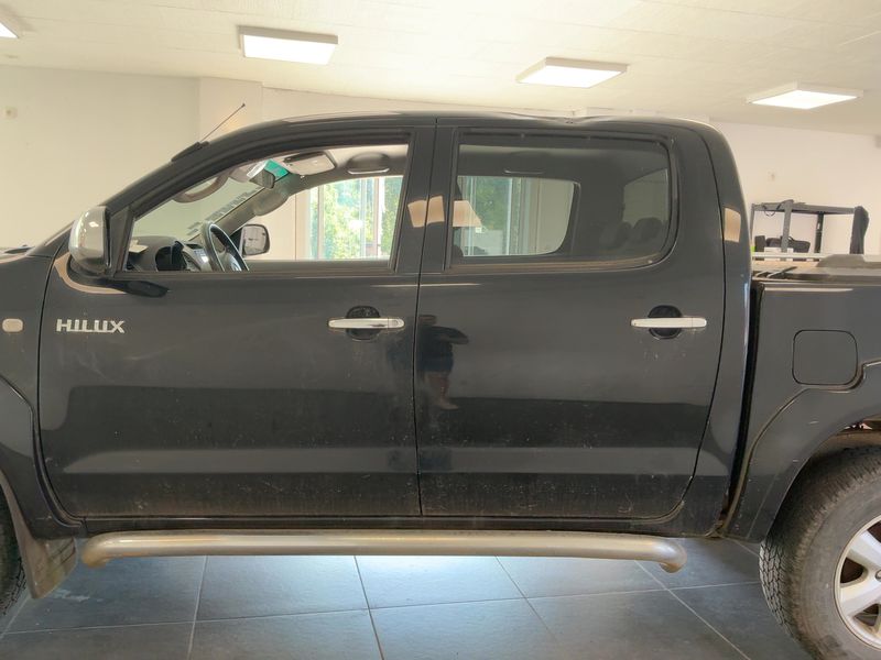 Toyota Hilux 3.0 Turbodiesel Double Cab Executive 4x4 — zdjęcie 4