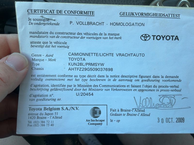 Toyota Hilux 3.0 Turbodiesel Double Cab Executive 4x4 — zdjęcie 16