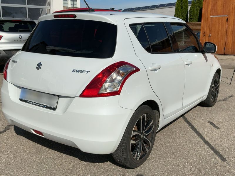Suzuki Swift 1.2 Comfort — zdjęcie 6