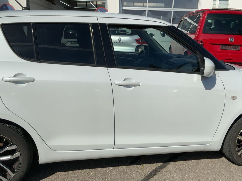 Suzuki Swift 1.2 Comfort — zdjęcie 7