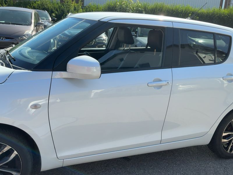 Suzuki Swift 1.2 Comfort — zdjęcie 4