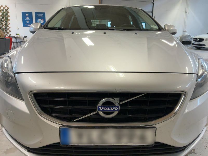 Volvo V40 2.0 D2 Kinetic — zdjęcie 9