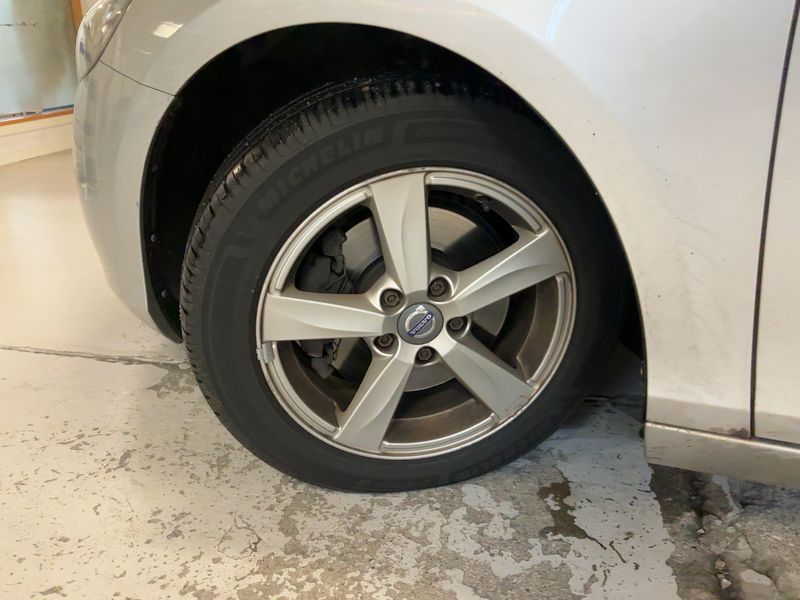 Volvo V40 2.0 D2 Kinetic 2016 – снимка 3