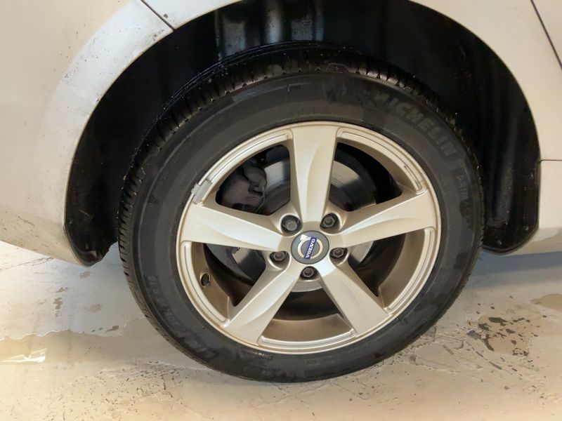 Volvo V40 2.0 D2 Kinetic 2016 – снимка 9