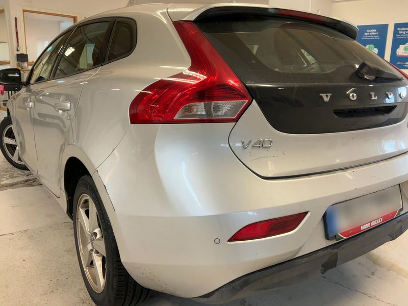 Volvo V40 2.0 D2 Kinetic — zdjęcie 3