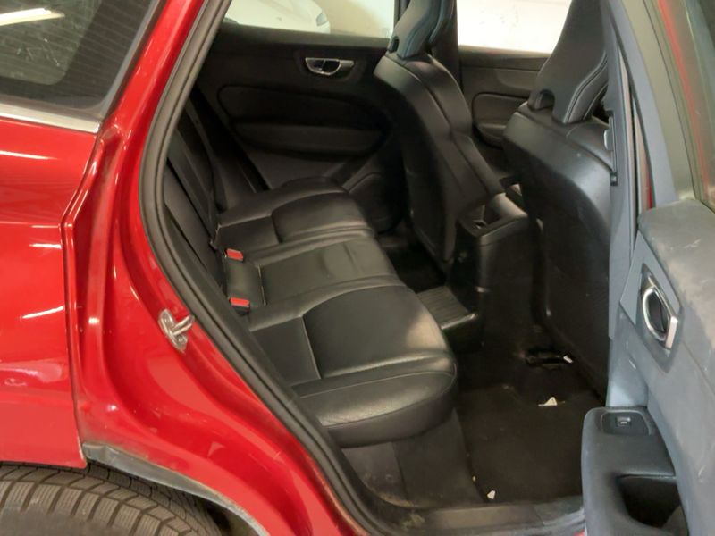 Volvo XC60 2.0 T6 Plug-in Hybrid Inscription Expression AWD 2021 – снимка 20