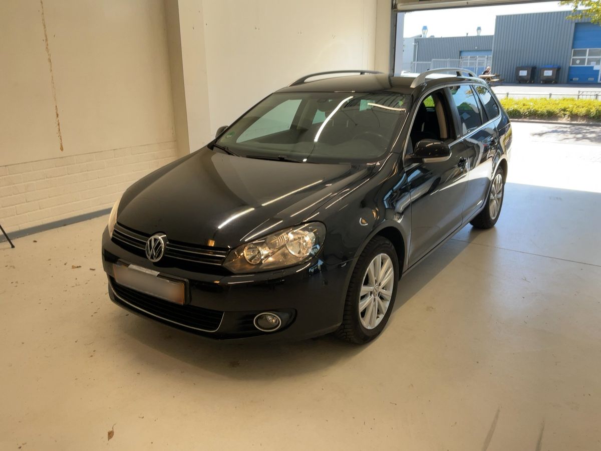Volkswagen Golf 2012 — photo 1