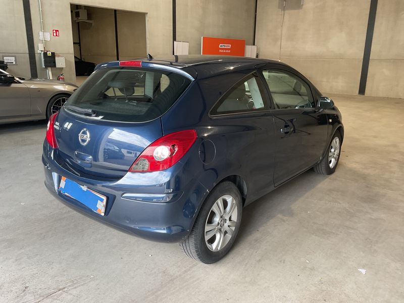 Opel Corsa 1.2 Satellite — zdjęcie 2