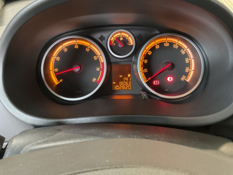Opel Corsa 1.2 Satellite — zdjęcie 4