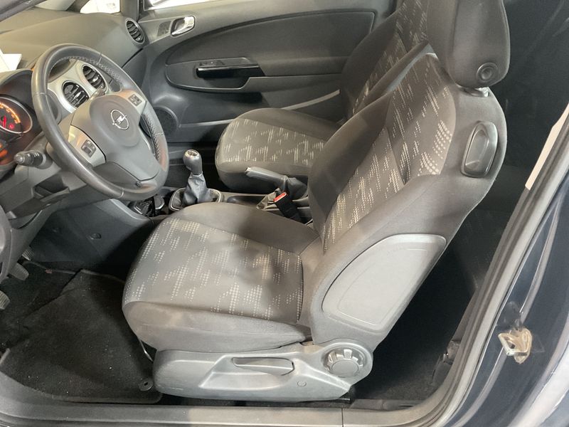 Opel Corsa 1.2 Satellite — zdjęcie 3