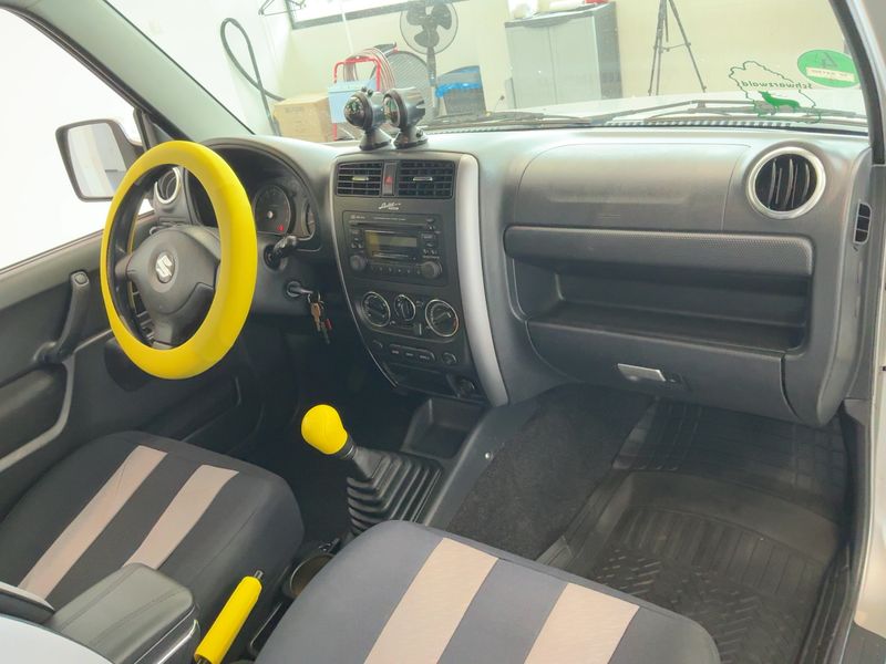 Suzuki Jimny 1.3 Comfort — zdjęcie 12