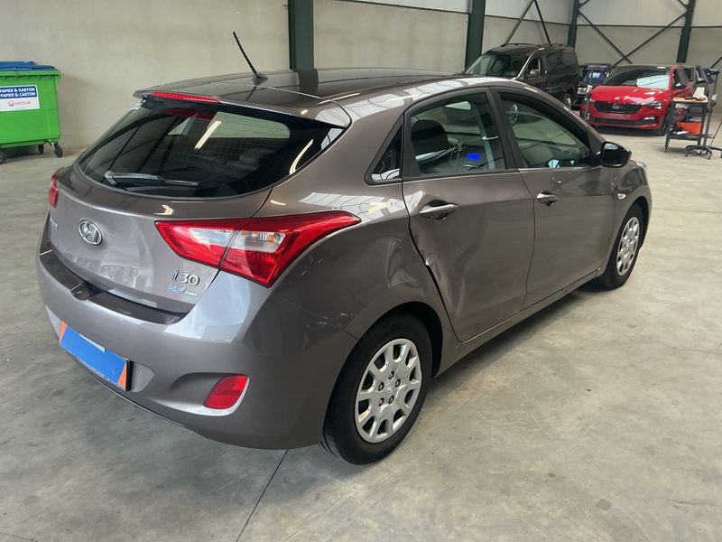 Hyundai i30 1.4 Classic — zdjęcie 2