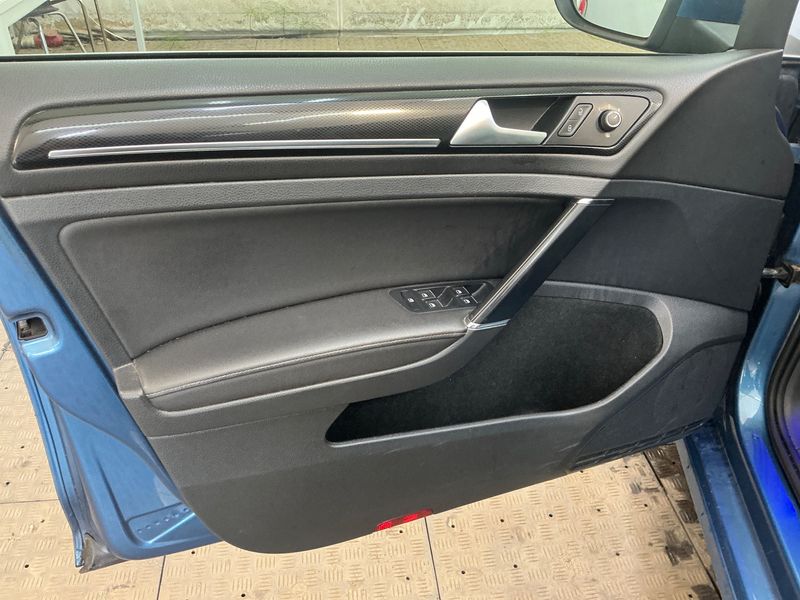 Volkswagen Golf VII 2.0 TDI Highline BlueMotion Tech 2013 – снимка 38