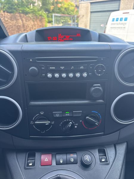 Peugeot Partner 1.6 Blue-HDi L1 Premium — zdjęcie 13